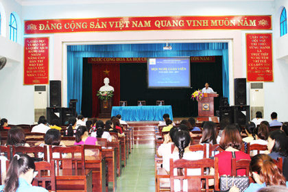 Trường CĐ Kinh tế-Tài chính Thái Nguyên tổ chức hội nghị giáo viên đầu năm học 2016-2017.